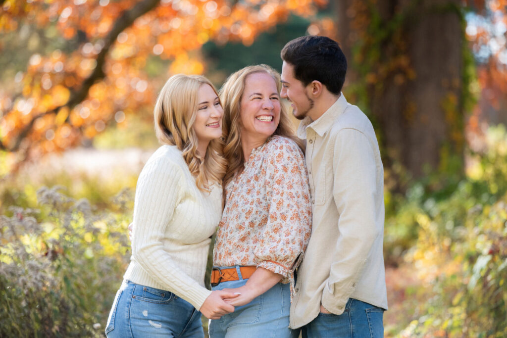 Laura Pineda with her children Maya and Ruben during a family portrait session